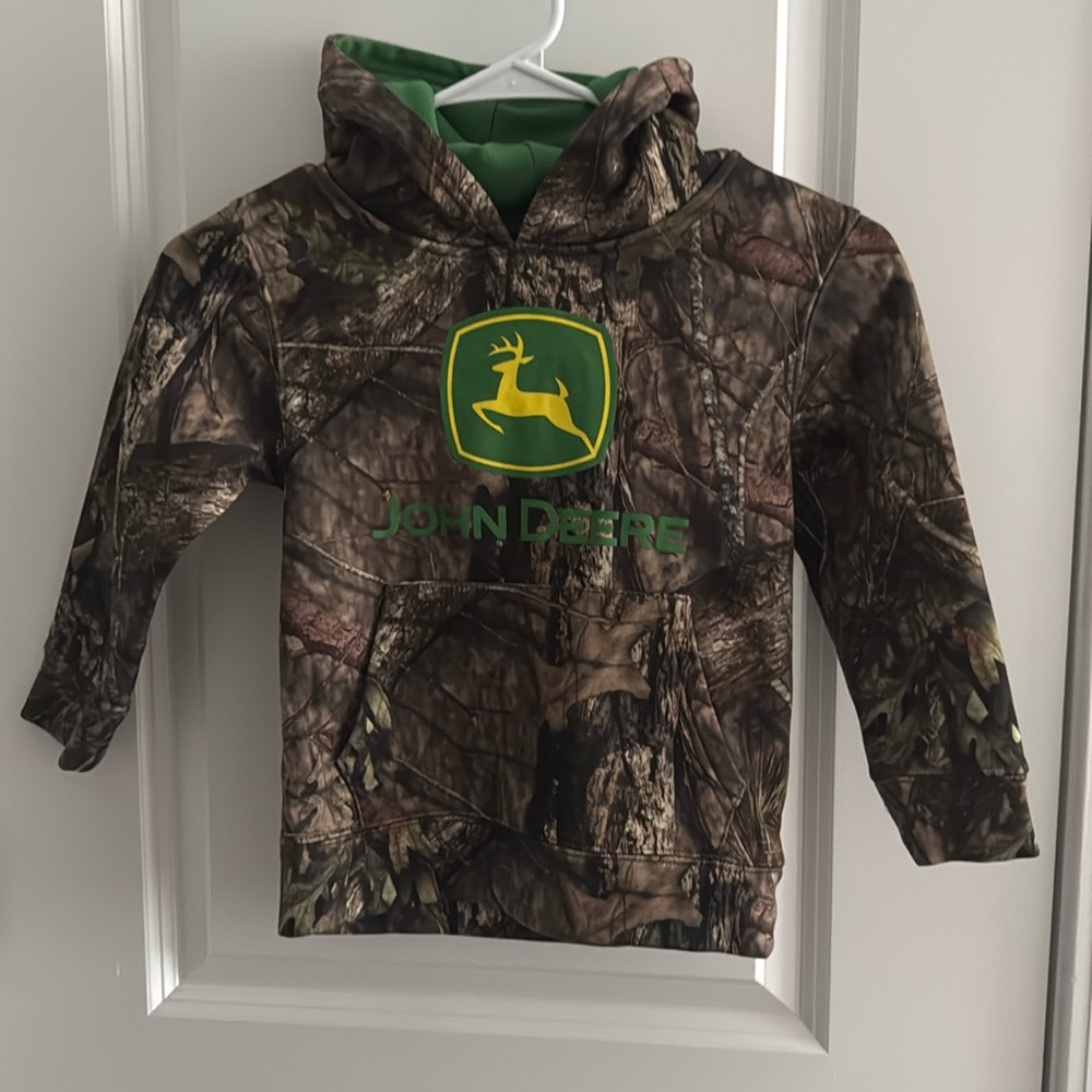 JOHN DEERE HOODIE toddler size 5T CAMOUFLAGE
